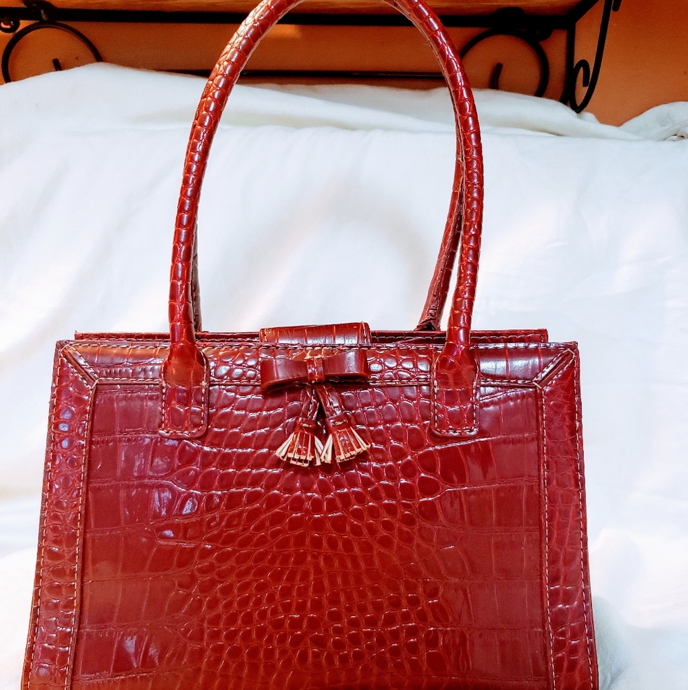LIZ CLAIBORNE maroon mini bag EUC